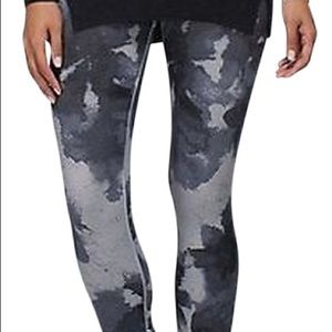 Lululemon S6 Floral Platoon Wunder Unders